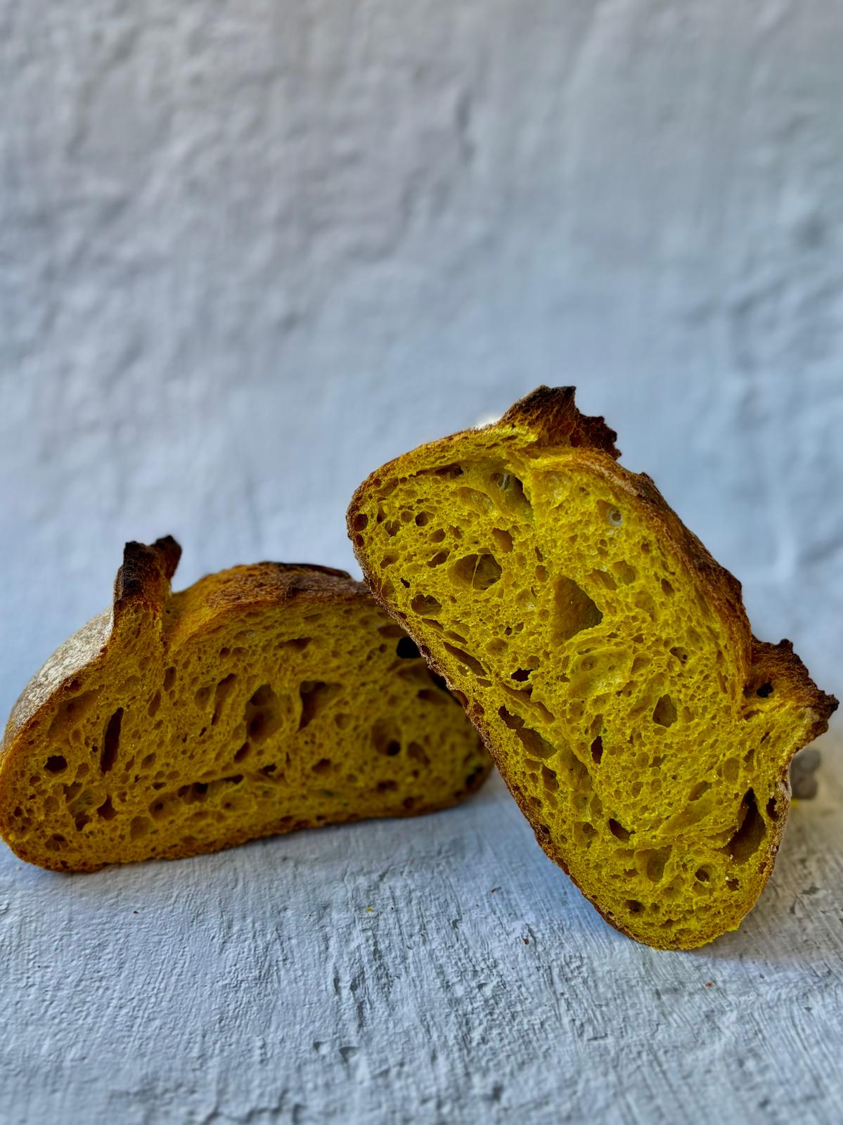 Pan de Cúrcuma KOBO — masa madre cúrcuma natural
